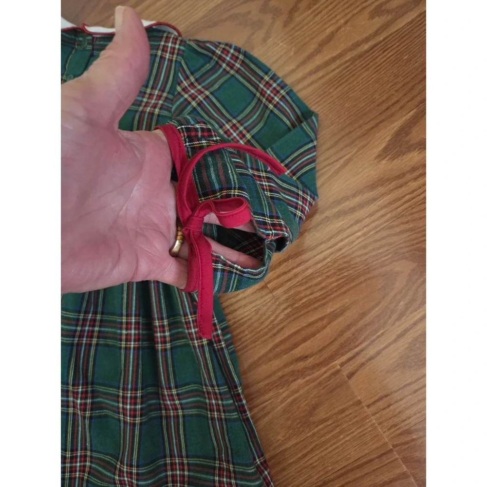 Saving Grace Smocks Girls Green Plaid Smocked Christmas Dress Pearl Accents 7